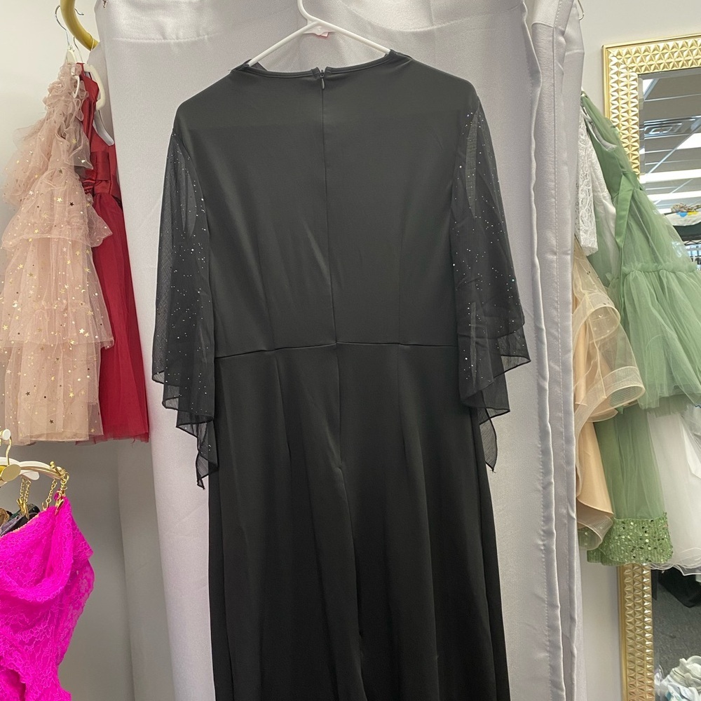 Elegant Black Evening Dress - Picture 6 of 6